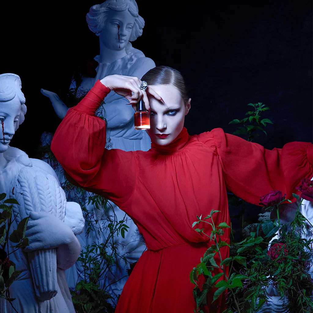 BLOOD CEDAR - Blood-Cedar-Model_2048x2048.webp