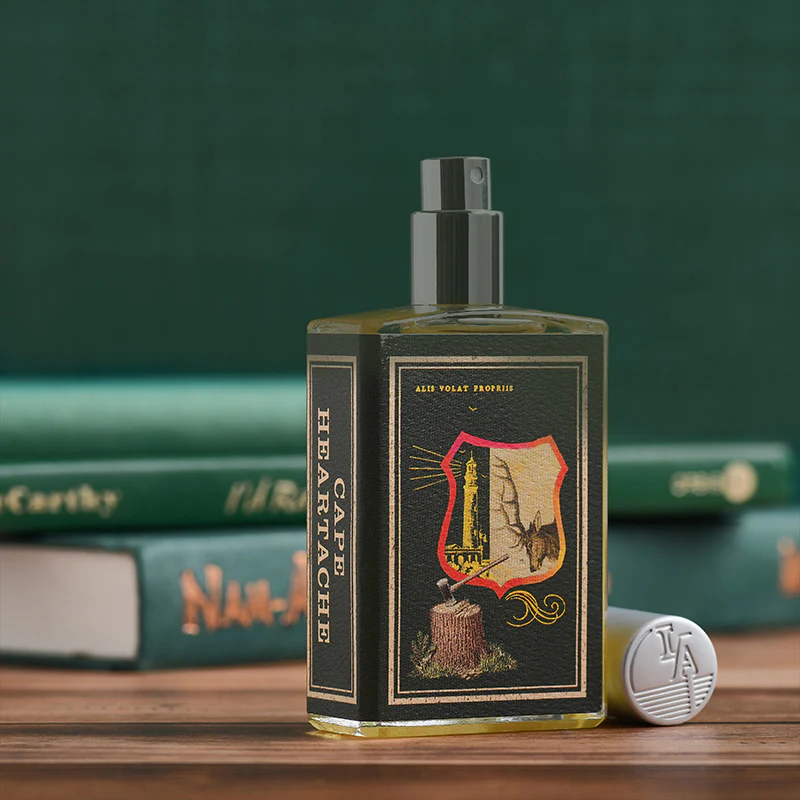 CAPE HEARTACHE - Fragrance_4_Cape_Lifestyle.webp