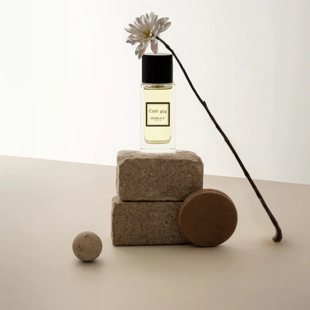 CUIR 404 - Cuir404byIndult-Cuir40450mlEaudeParfum-Lifestyle_1080x.webp