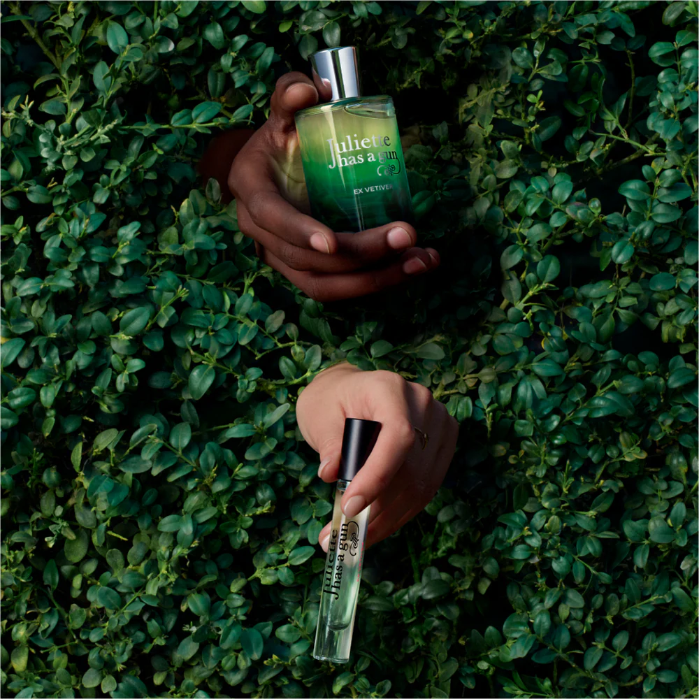 Ex Vetiver - 01.8_Exvetiver_lifestyle_Duo_1000x1000_crop_center.webp