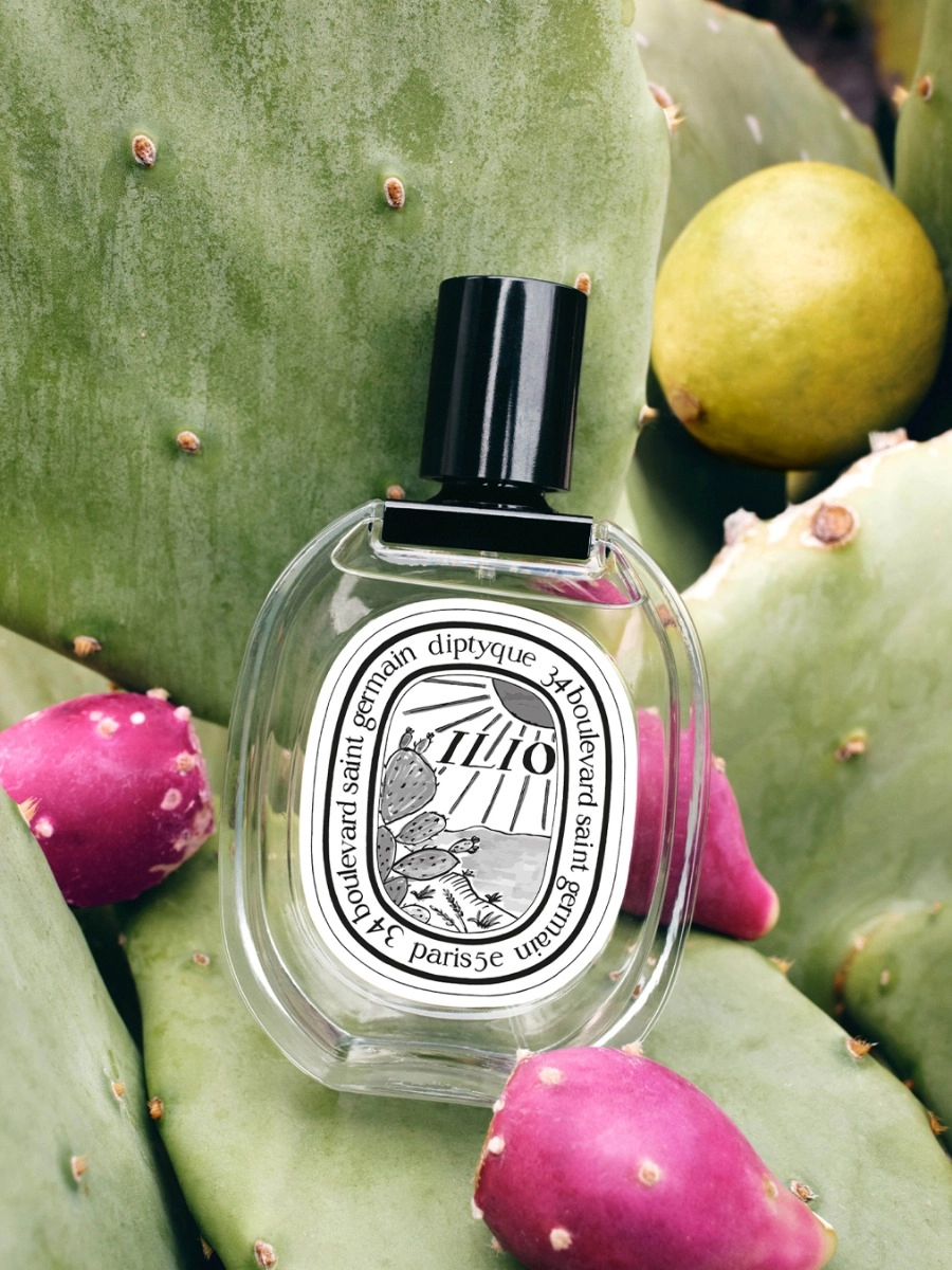 Ilio - Eau de toilette - summer_2025_visuel_secondaire_edt-ilio_100ml_rvb_3x4_2025_x_2700px_vue-alt-pdp_diptyque.webp