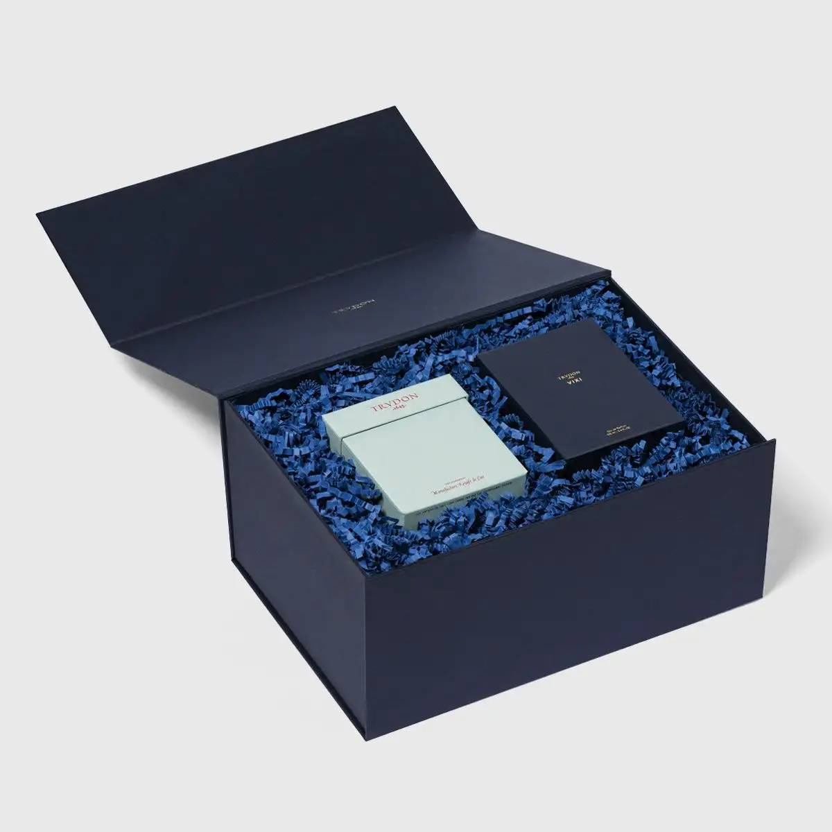 Essentials box And scented candle - Image