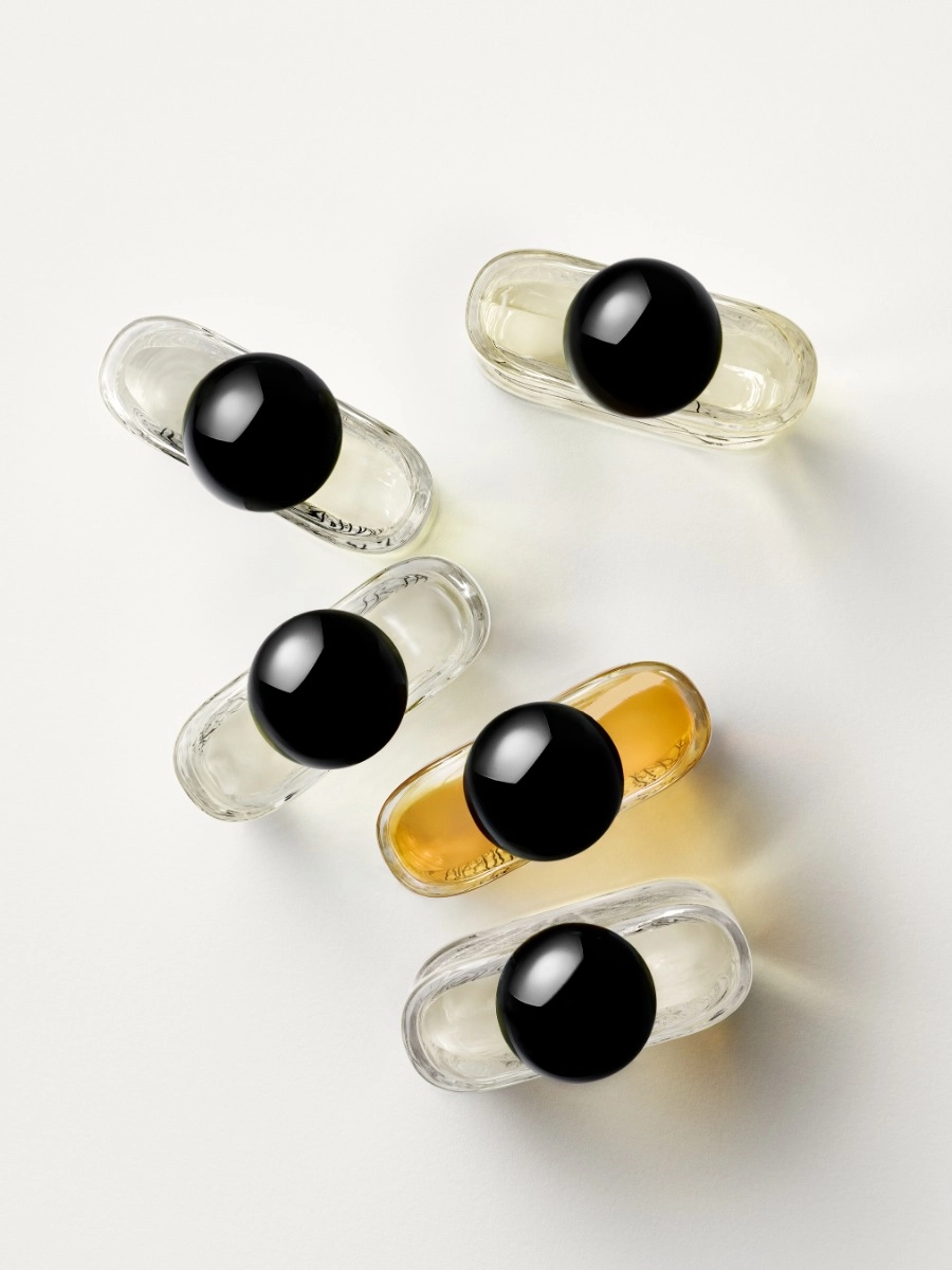 Set of 5 eaux de parfum - Les Essences de Diptyque - les-essences-de-diptyque_2024_visuel_secondaire_multiproduits_top-shot-sans-logo_rvb_bd_2025x2700_diptyque.webp